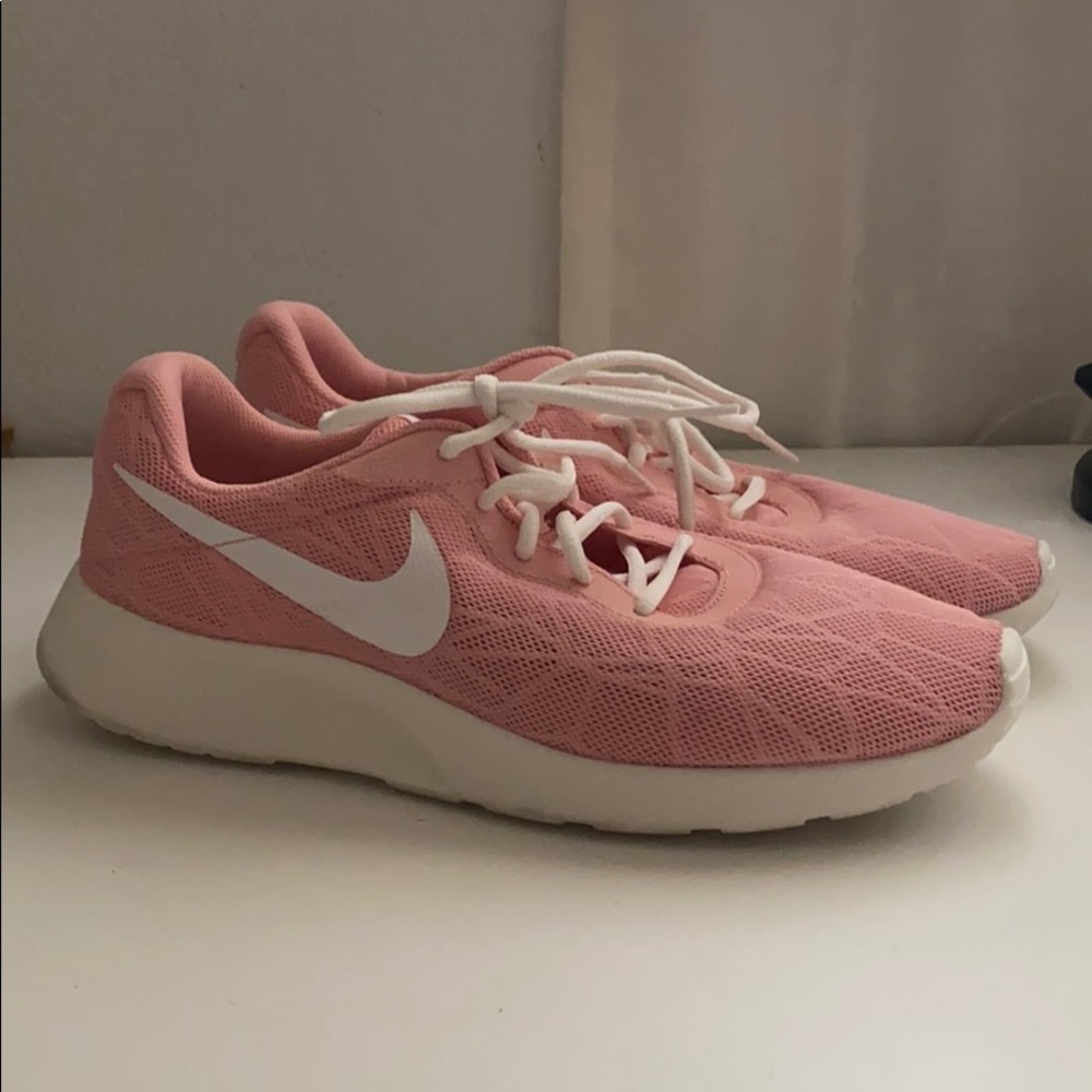 Pink Nike Tanjun